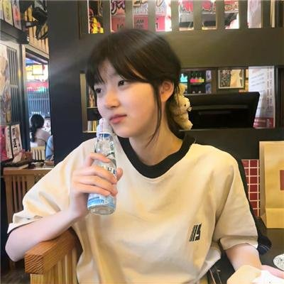 闪婚豪门，大佬竟是我自己